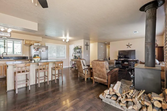 $350,000 | 7102 Bohn Boulevard, Anderson, CA 96007