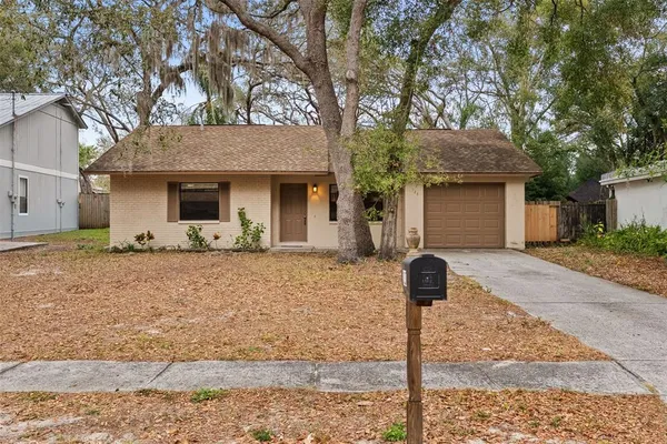 $2,000 | 723 Pent Street, Tarpon Springs, FL 34689