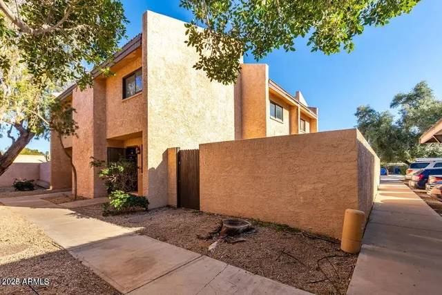 a house view with a outdoor space