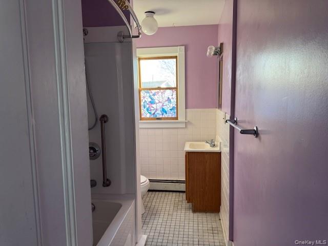 17 A Wheeler Avenue, Unit 17A Warwick, NY 10990 - Photo 18 of 18 a bathroom with a bathtub and shower