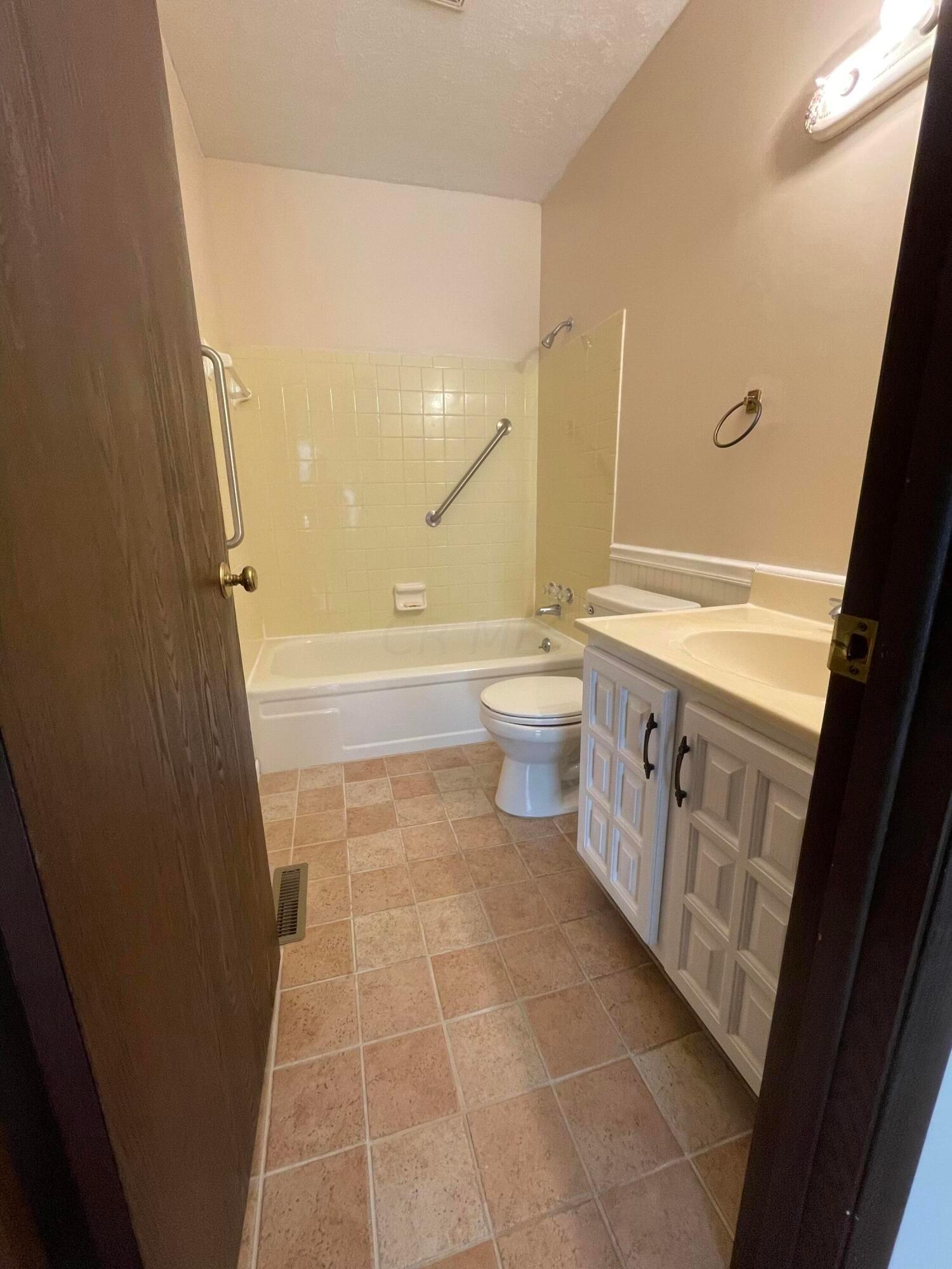 348 Ridgemere Way Lancaster, OH 43130 - Photo 13 of 13 9E6EBE0D-05D2-43FF-827E-A474454DE386