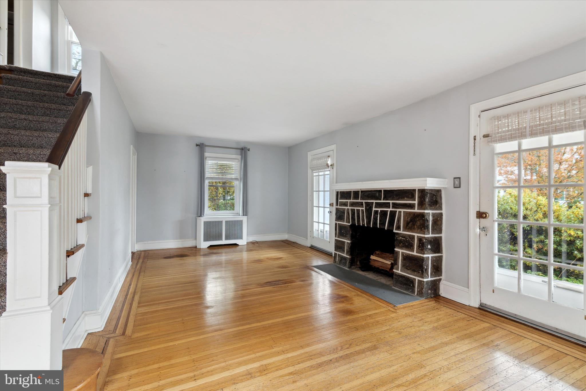 2424 Hollis Road Havertown, PA 19083 - Photo 4 of 37