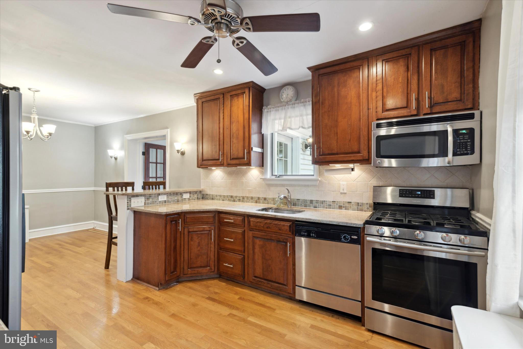 2424 Hollis Road Havertown, PA 19083 - Photo 5 of 37