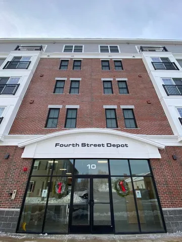 $2,300 | 10 4th Street, Unit 201, Dover, NH 03820