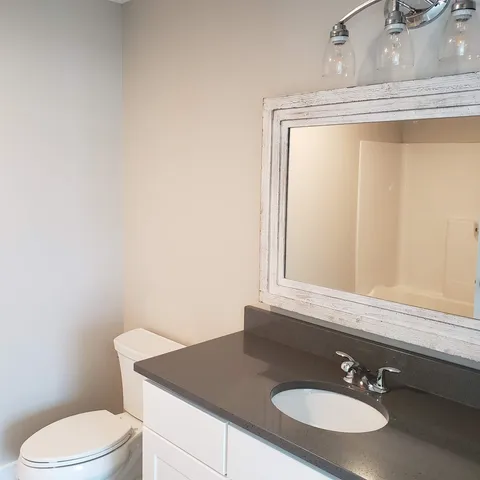 $2,300 | 10 4th Street, Unit 201, Dover, NH 03820