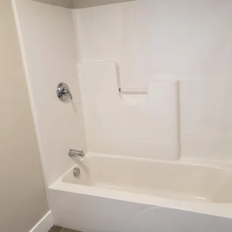 $2,300 | 10 4th Street, Unit 201, Dover, NH 03820