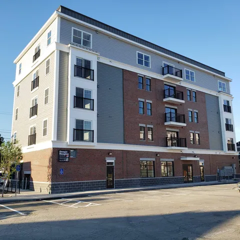 $2,300 | 10 4th Street, Unit 201, Dover, NH 03820