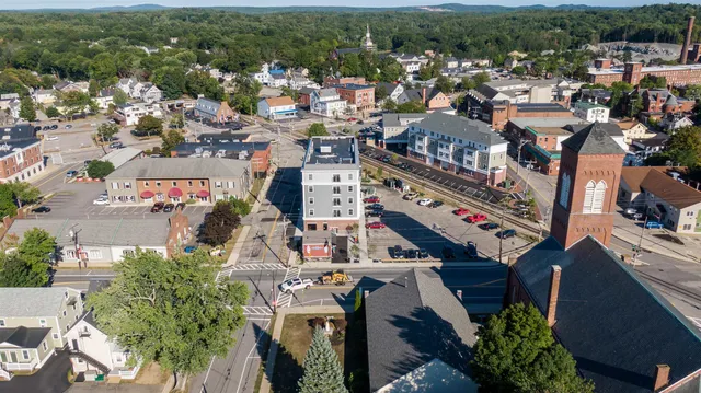 $2,300 | 10 4th Street, Unit 201, Dover, NH 03820