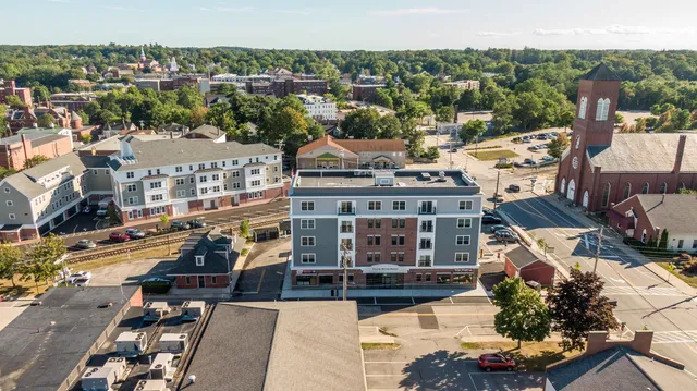 $2,300 | 10 4th Street, Unit 201, Dover, NH 03820