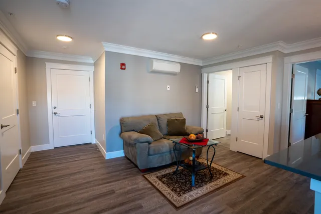 $2,300 | 10 4th Street, Unit 201, Dover, NH 03820