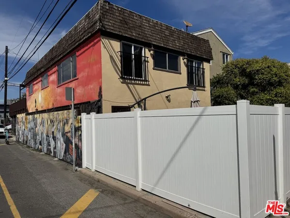 $1,299,000 | 9 19th Avenue, Venice, CA 90291