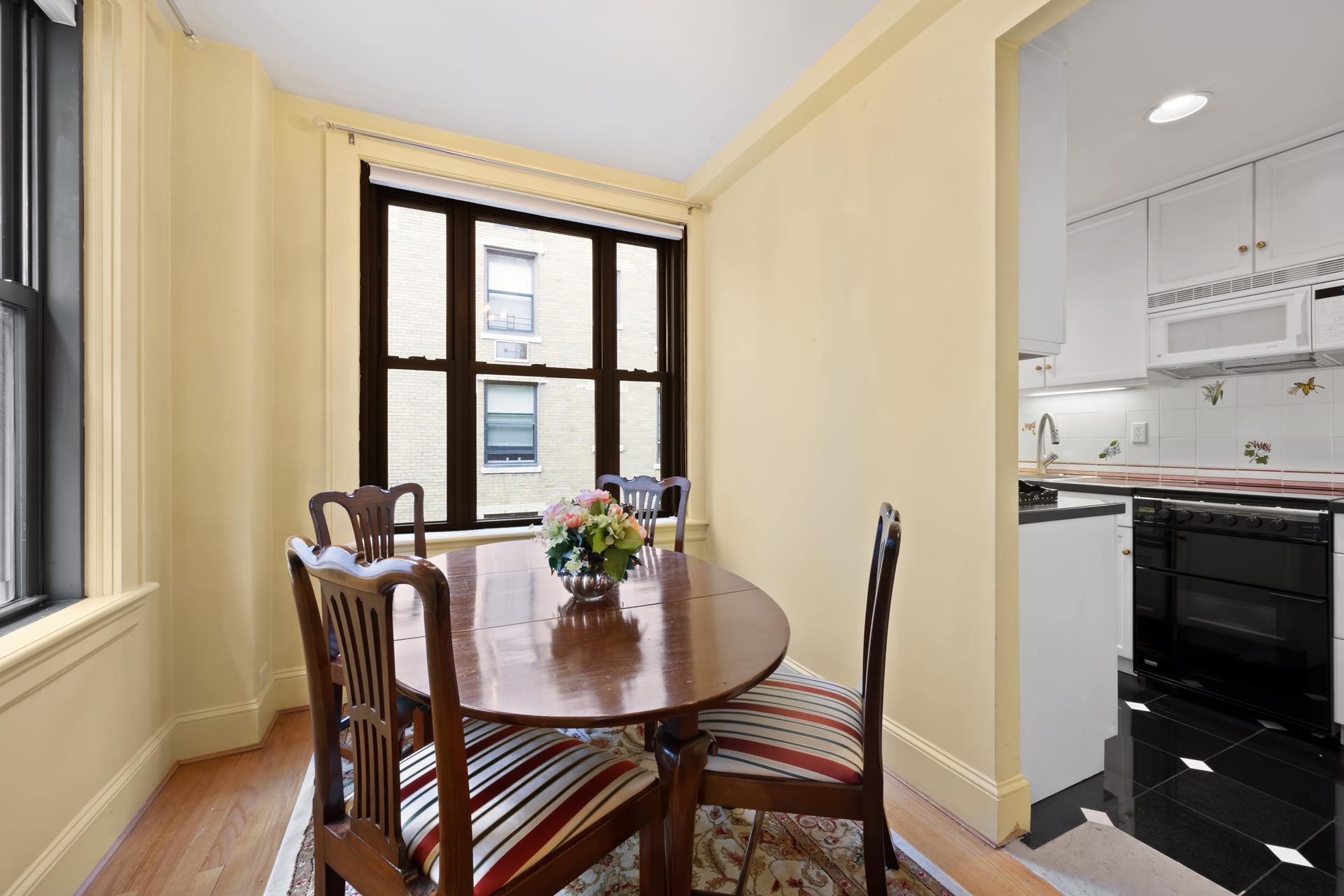12 East 97th Street, Unit 8E Manhattan, NY 10128 - Photo 6 of 11