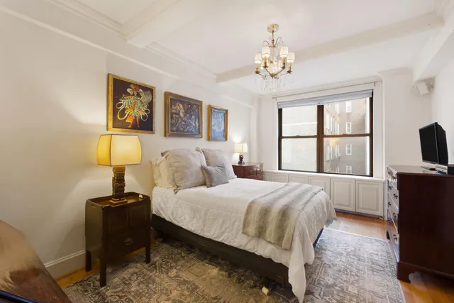 $585,000 | 12 East 97th Street, Unit 8E | Upper East Side