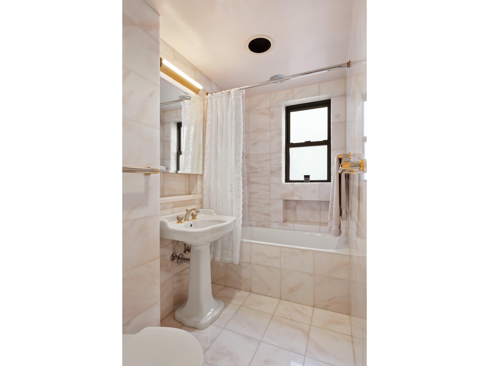 12 East 97th Street, Unit 8E Manhattan, NY 10128 - Photo 9 of 11