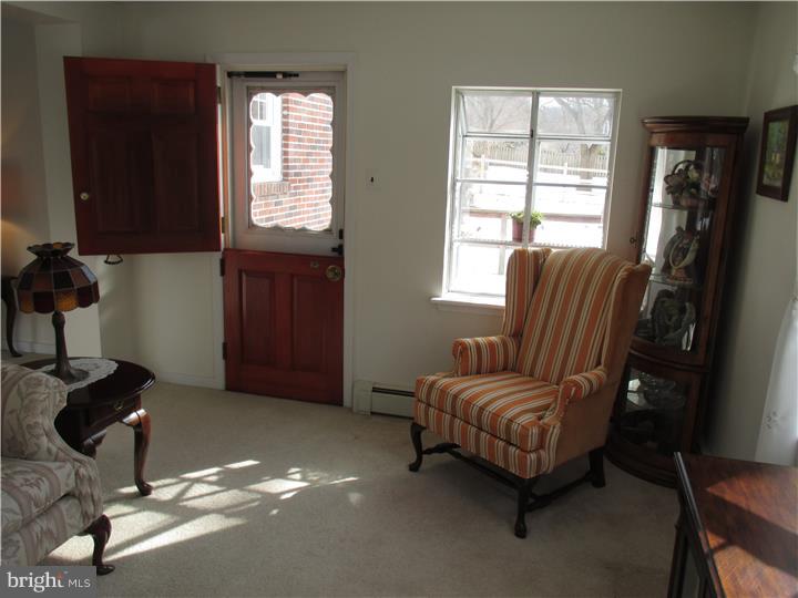 202 Merlin Road Phoenixville, PA 19460 - Photo 4 of 19 Sun Room