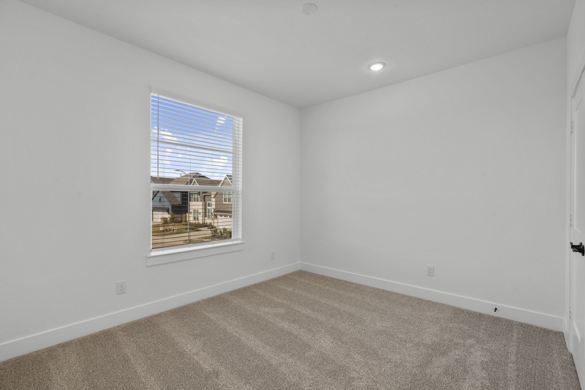 407 Blue River Trail Rosenberg, TX 77471 - Photo 32 of 45 an empty room with a window