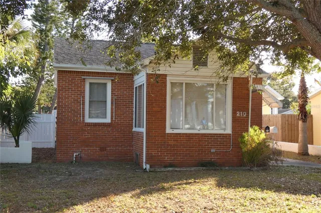 $1,795 | 210 43rd Avenue North, St. Petersburg, FL 33703