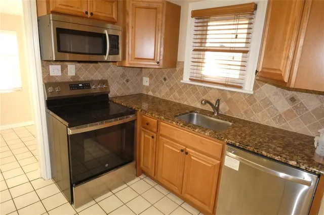 $1,795 | 210 43rd Avenue North, St. Petersburg, FL 33703