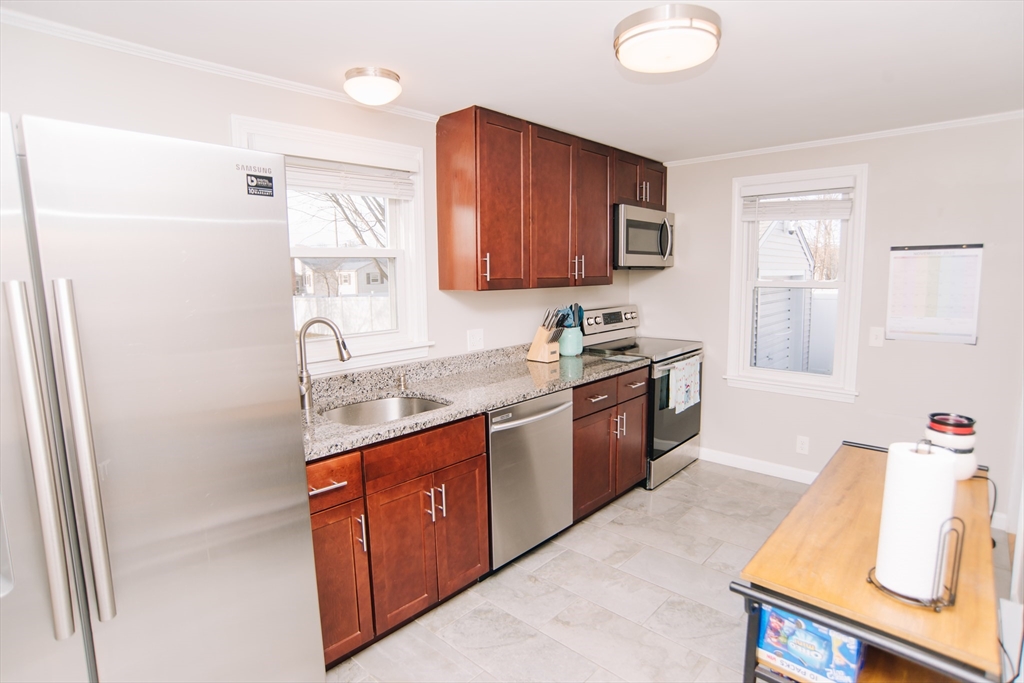 22 Amanda Street Springfield, MA 01118 - Photo 14 of 42