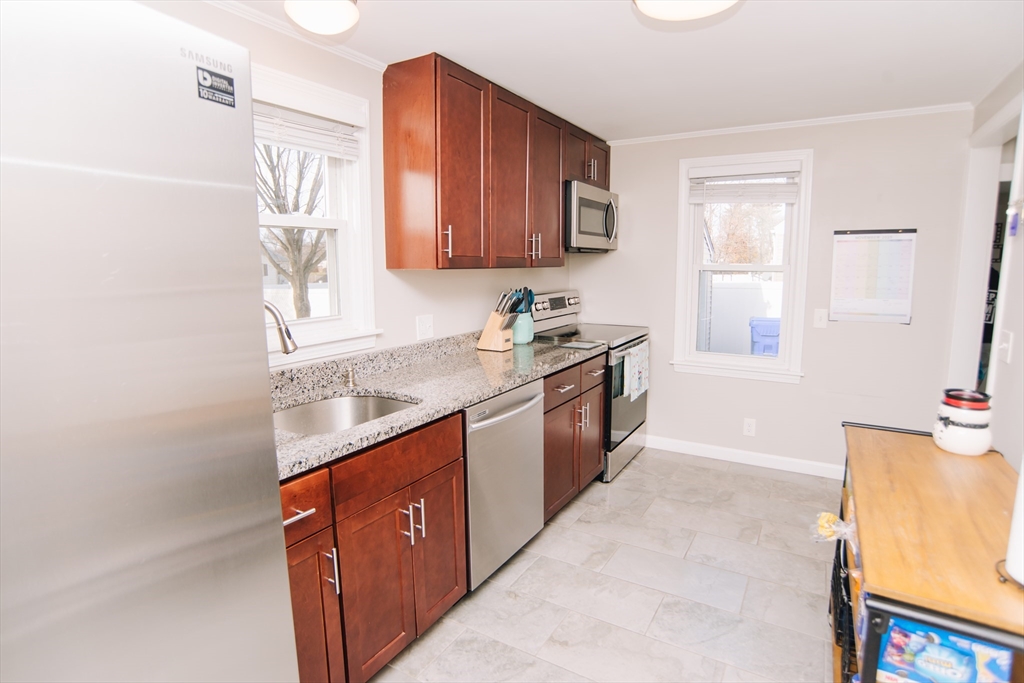 22 Amanda Street Springfield, MA 01118 - Photo 15 of 42