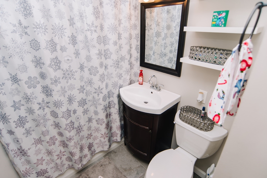 22 Amanda Street Springfield, MA 01118 - Photo 18 of 42