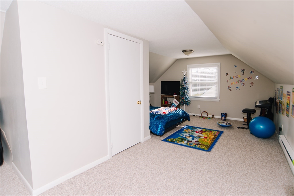 22 Amanda Street Springfield, MA 01118 - Photo 26 of 42