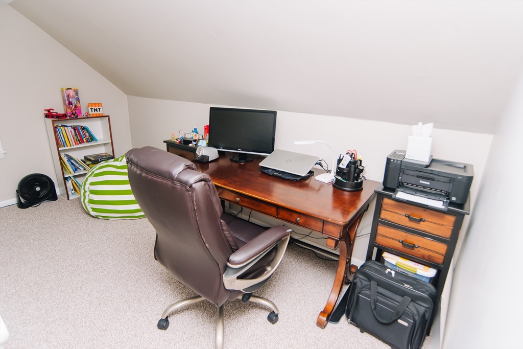 22 Amanda Street Springfield, MA 01118 - Photo 31 of 42