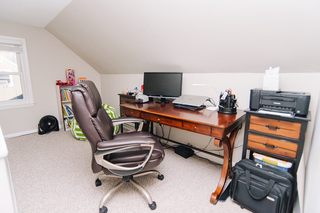 22 Amanda Street Springfield, MA 01118 - Photo 32 of 42