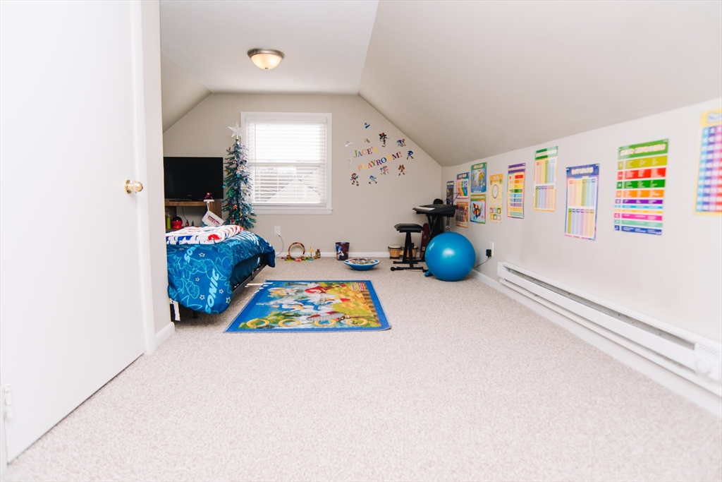 22 Amanda Street Springfield, MA 01118 - Photo 33 of 42