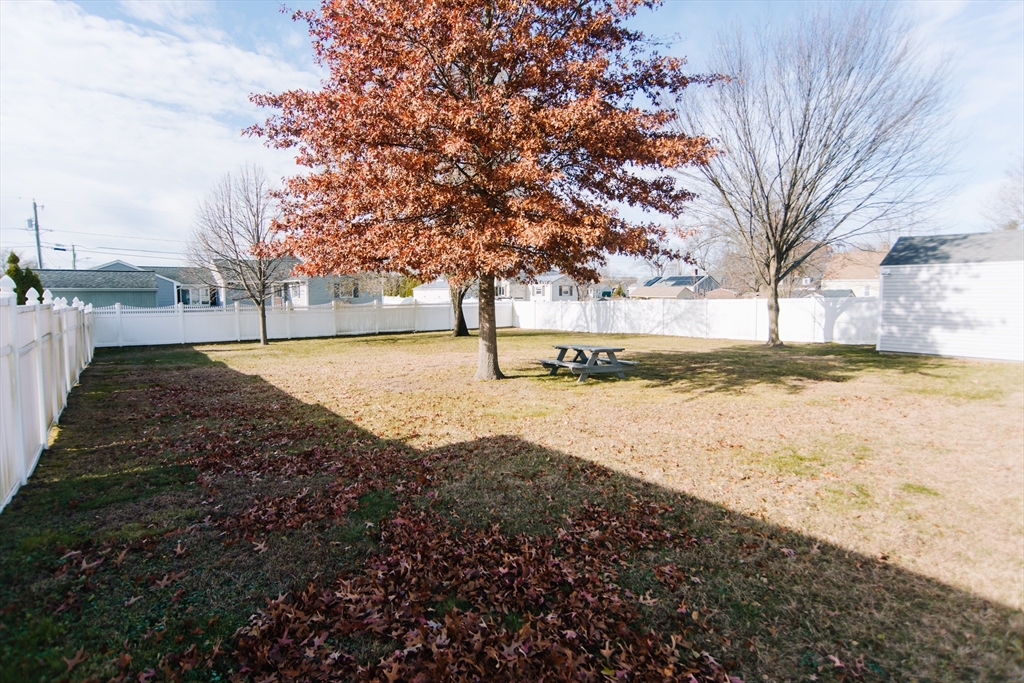 22 Amanda Street Springfield, MA 01118 - Photo 35 of 42