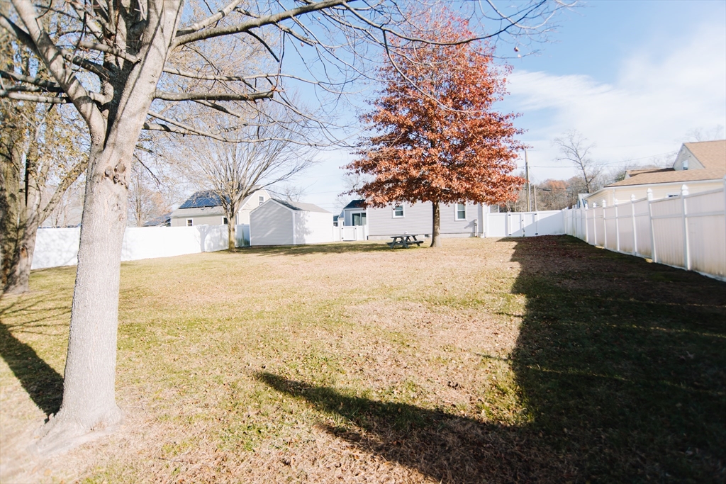 22 Amanda Street Springfield, MA 01118 - Photo 38 of 42