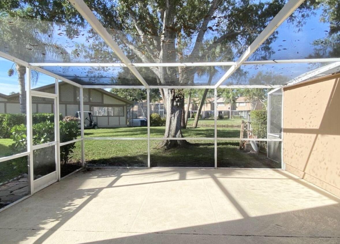 371 Maplecrest Circle Jupiter, FL 33458 - Photo 2 of 16 IMG_0832