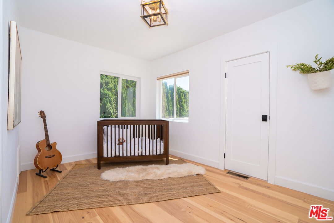 3201 Castera Avenue Glendale, CA 91208 - Photo 10 of 16 a view of a room with gym equipment