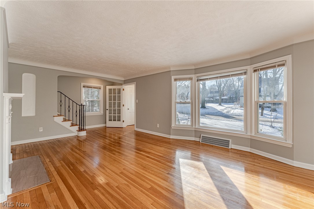 3549 Boynton Road Cleveland Heights, OH 44121 - Photo 4 of 32