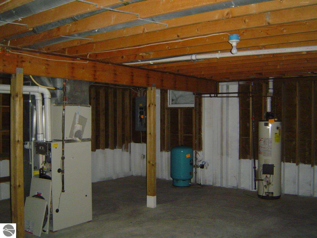 20718 Rhodes Road Interlochen, MI 49643 - Photo 28 of 32 1781382-27.JPG