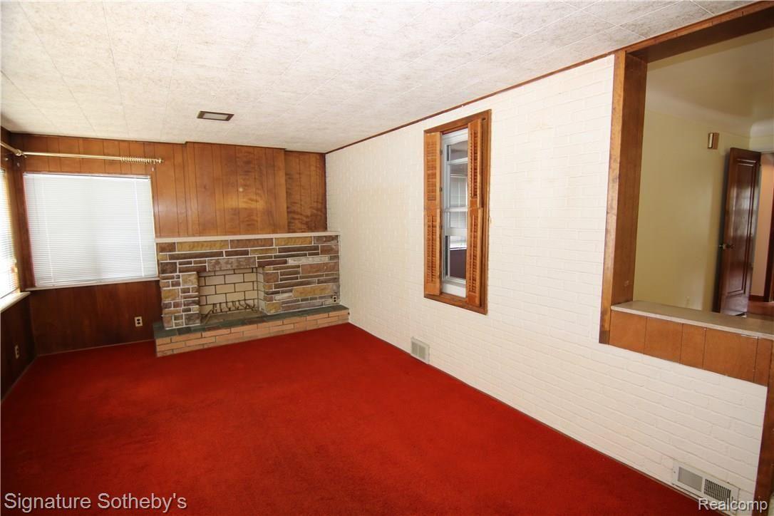 471 Kerby Road Grosse Pointe, MI 48236 - Photo 6 of 18 IMG_3464.jpg