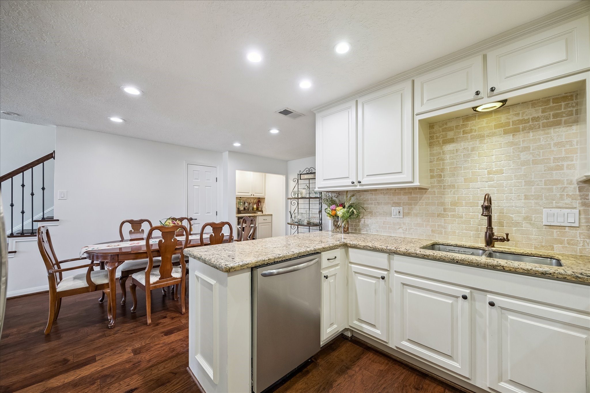 4520 Dickson Street Houston, TX 77007 - Photo 9 of 25 Kitchen has plenty of storage and counter space.