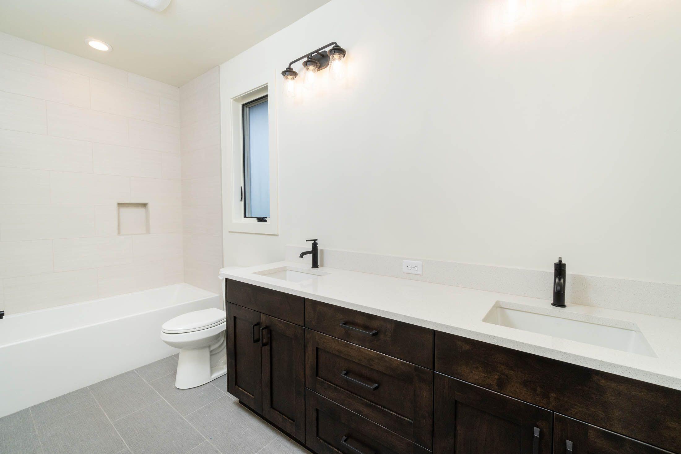 19266 Varner Way, Unit 37 Bend, OR 97702 - Photo 17 of 26 32