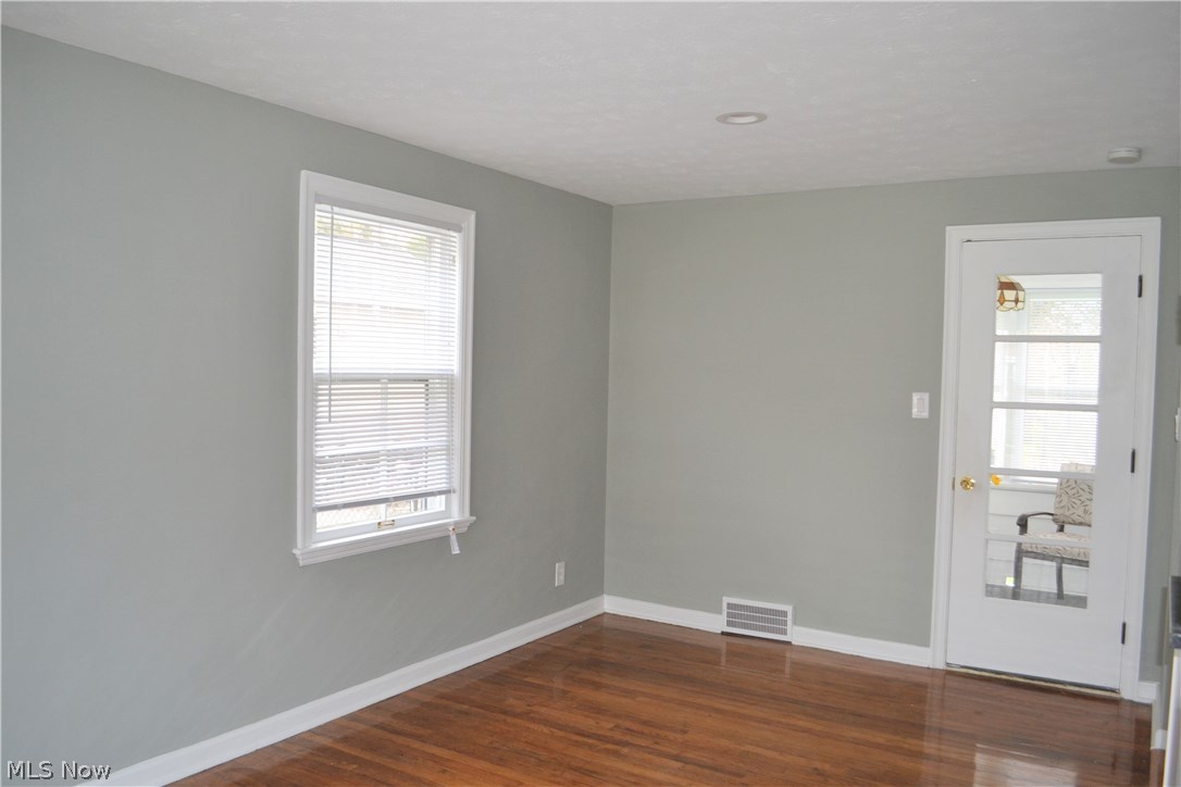 1748 Oakmount Road South Euclid, OH 44121 - Photo 9 of 17