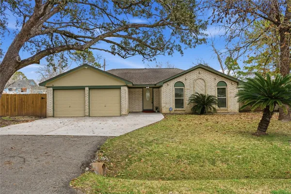 $245,000 | 2202 Sierra Drive, Kemah, TX 77565