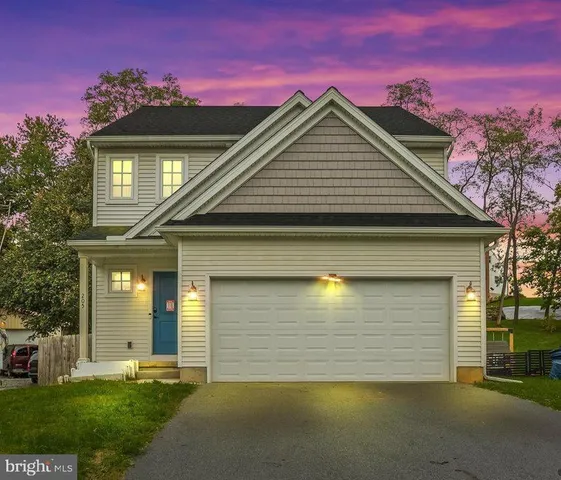 $413,900 | 205 East Main Street, Brownstown, PA 17508