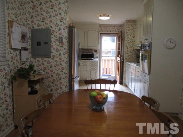 3004 Oldham Court Raleigh, NC 27604 - Photo 7 of 22 Gallery Image 7