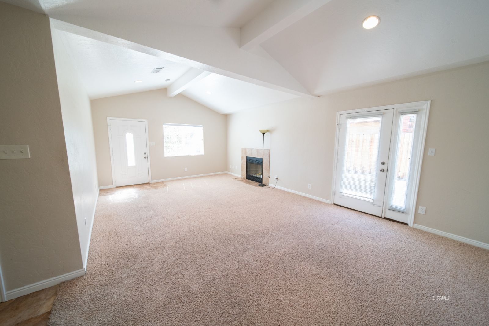 1144 West Willow Avenue Ridgecrest, CA 93555 - Photo 6 of 33 Gallery Image 6