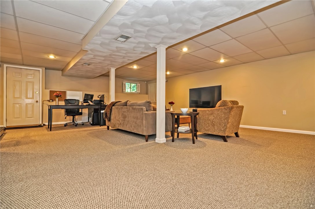 199 Council Rock Road Cranston, RI 02921 - Photo 30 of 38 Gallery Image 30
