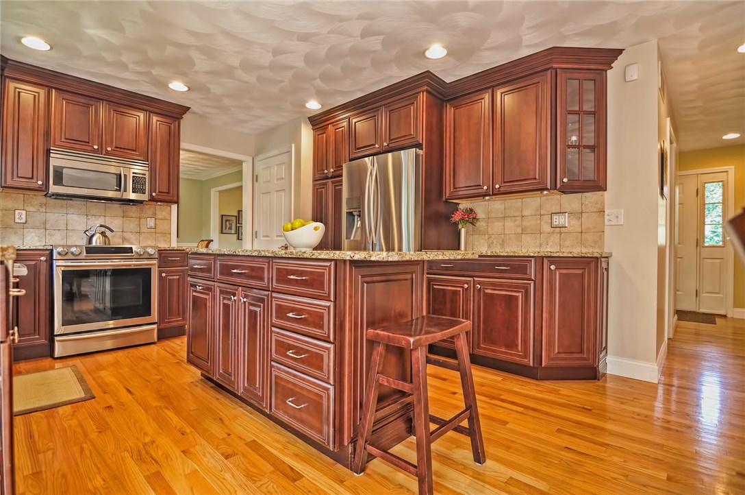199 Council Rock Road Cranston, RI 02921 - Photo 9 of 38 Gallery Image 9