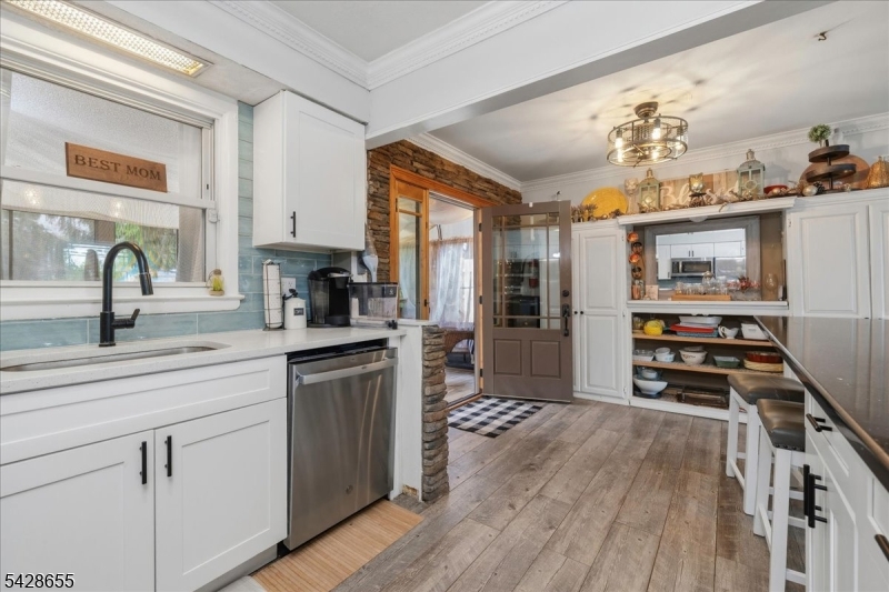 23 Arnold Road Landing, NJ 07850 - Photo 13 of 37