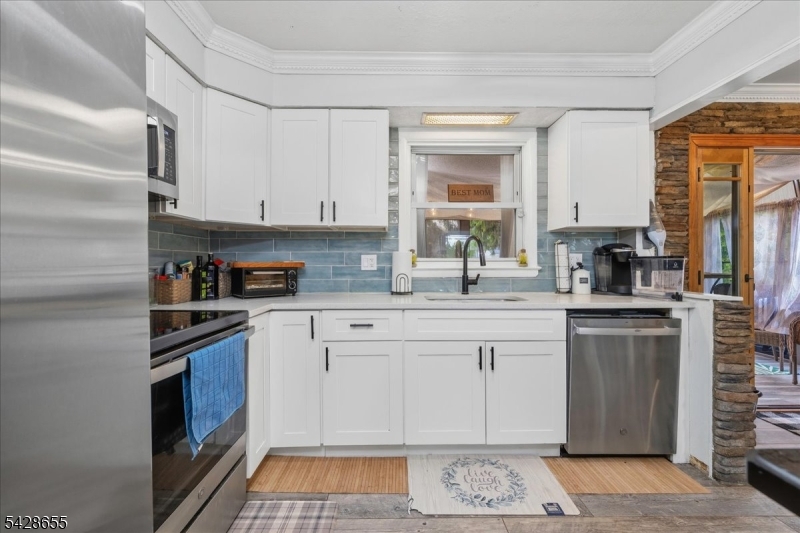 23 Arnold Road Landing, NJ 07850 - Photo 10 of 37