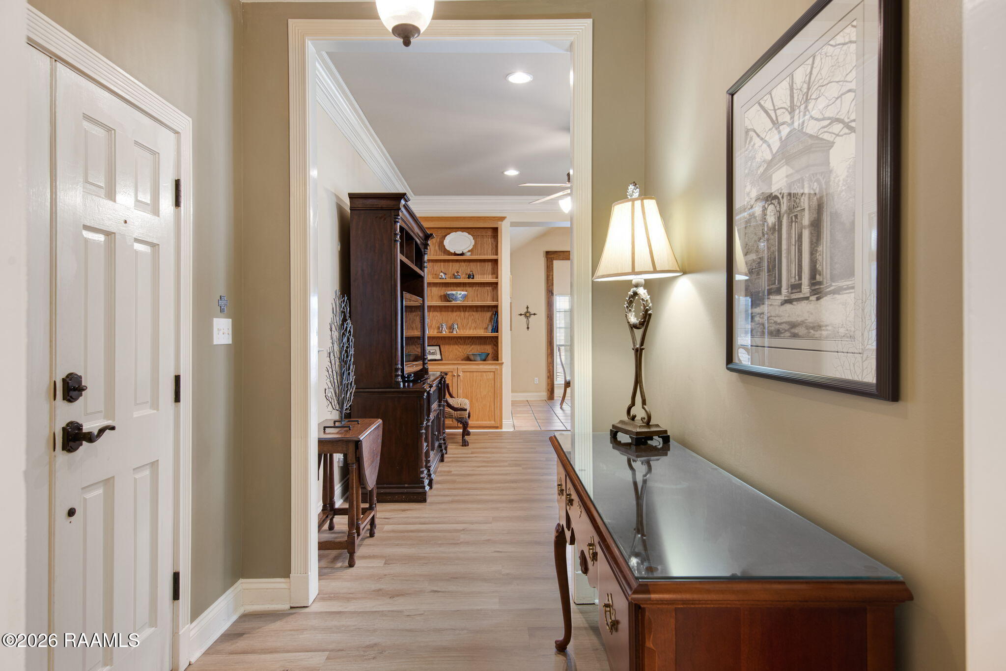 121 Pleasant View Drive Lafayette, LA 70503 - Photo 3 of 26 Foyer