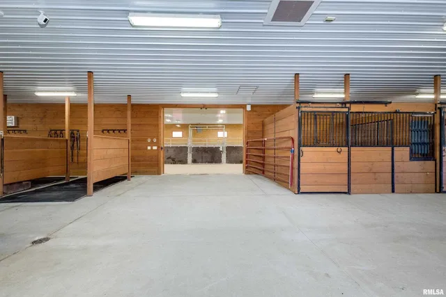 $3,450,000 | 5122 230th Street North, Port Byron, IL 61275