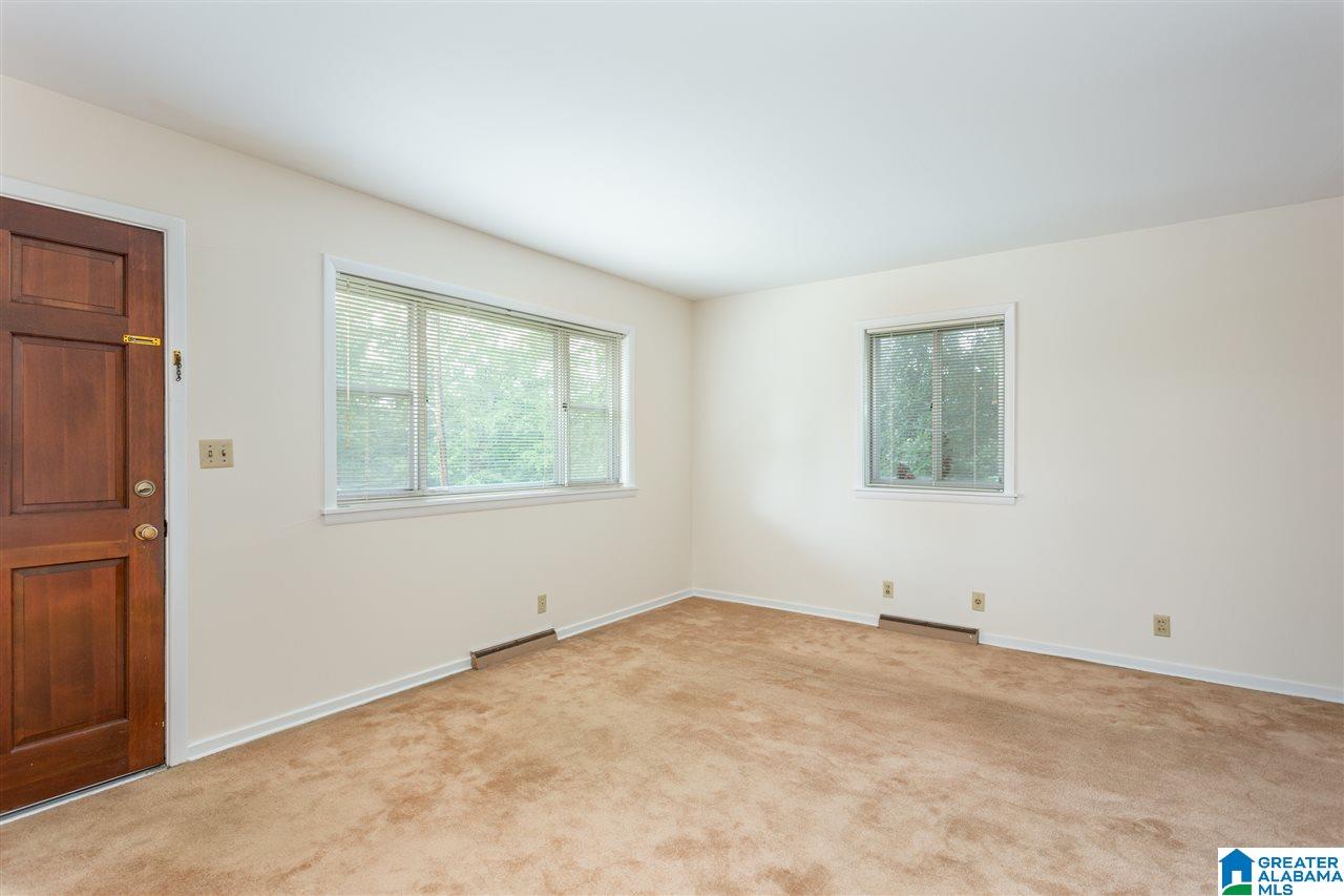 905 Barnisdale Road Birmingham, AL 35235 - Photo 7 of 36